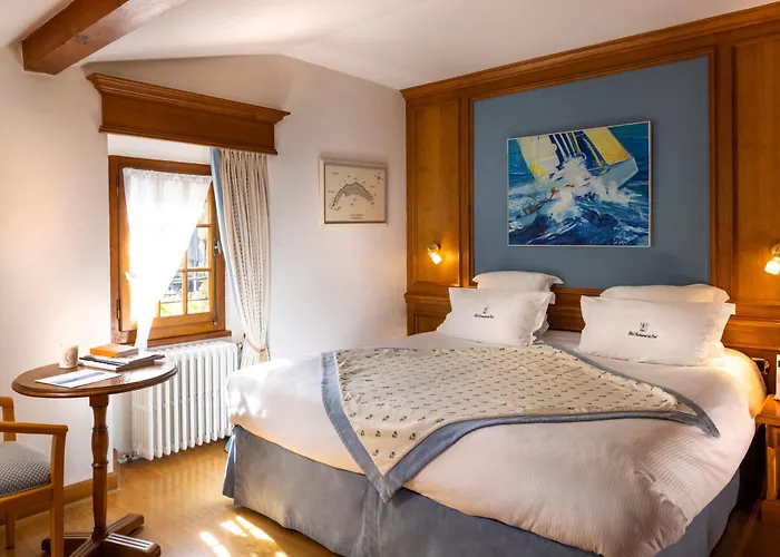 Hotell Restaurant Du Port 4*